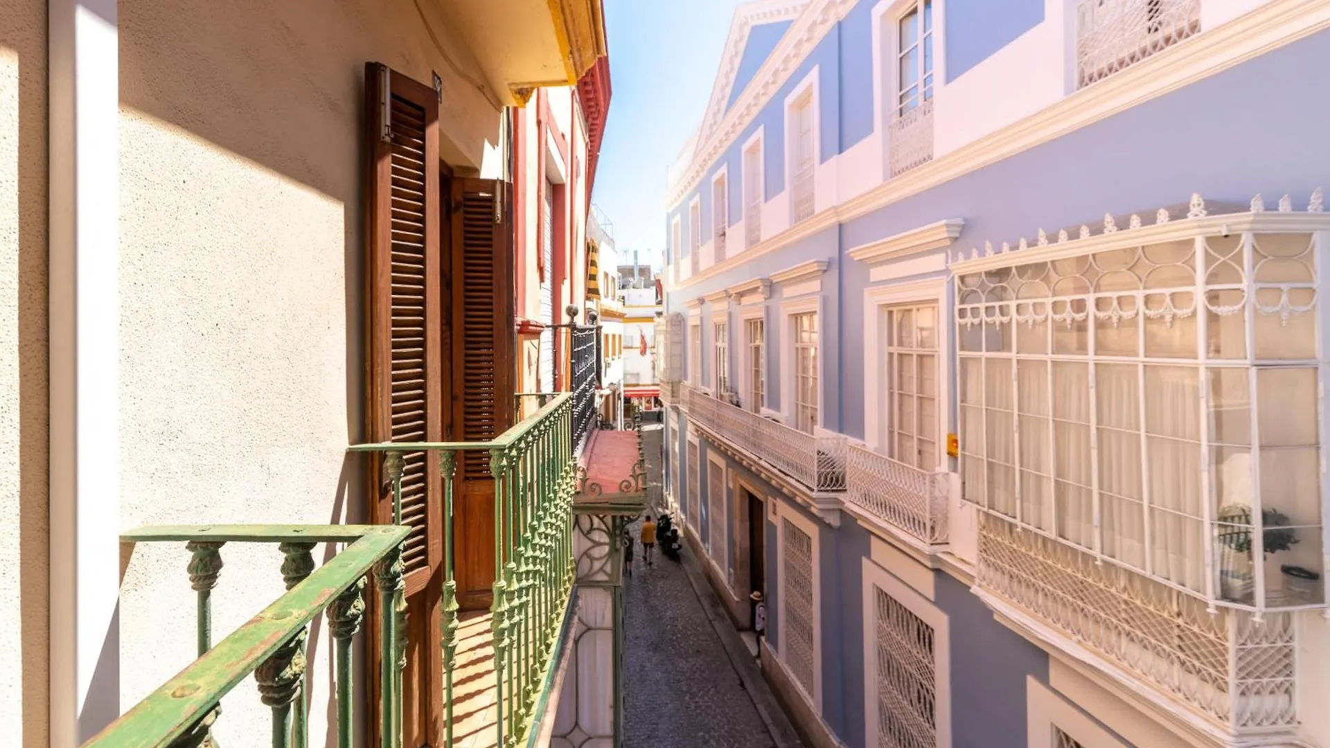 Holi-Rent Pajaritos Apartment Seville