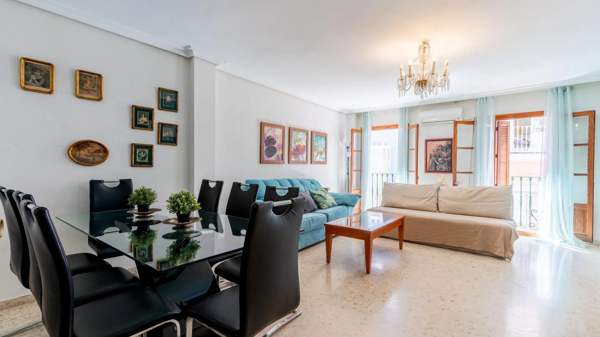 Holi-Rent Pajaritos Apartment Seville