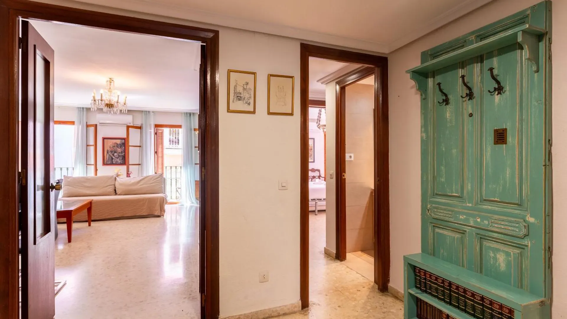 Holi-Rent Pajaritos Apartment Seville