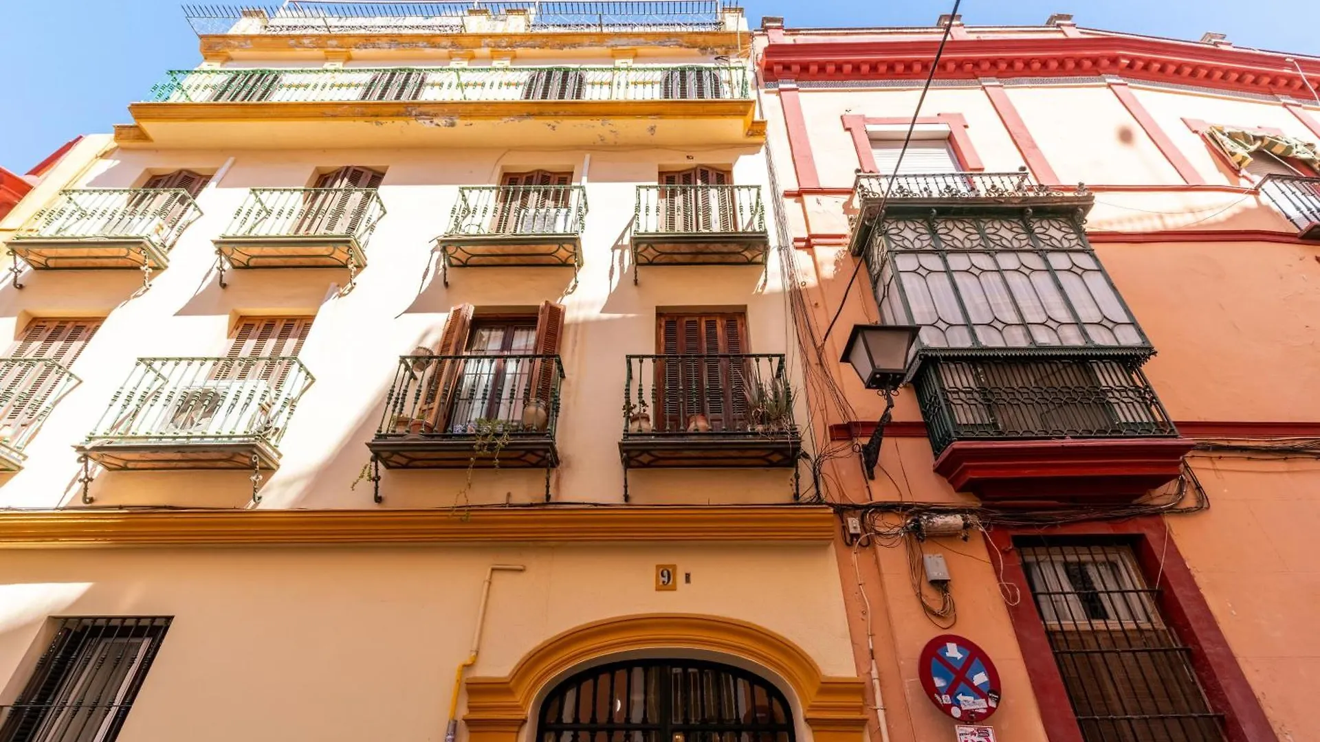 Holi-Rent Pajaritos Apartment Seville
